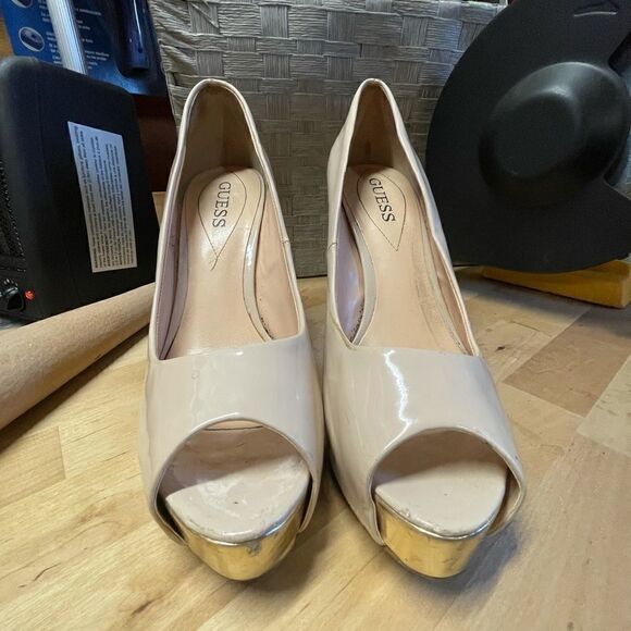 Guess Patton Leather Pumps Nude with Gold Heel - Picture 7 of 8